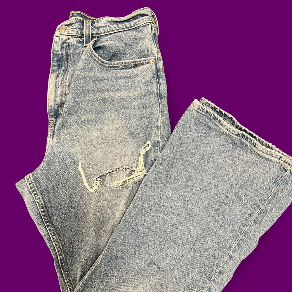 Levi's Premium 70s High-Flare Women’s Jeans in color You and I - Picture 7 of 14